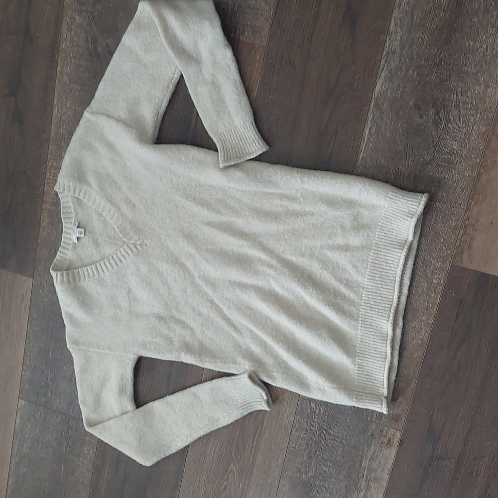 GAP sweater